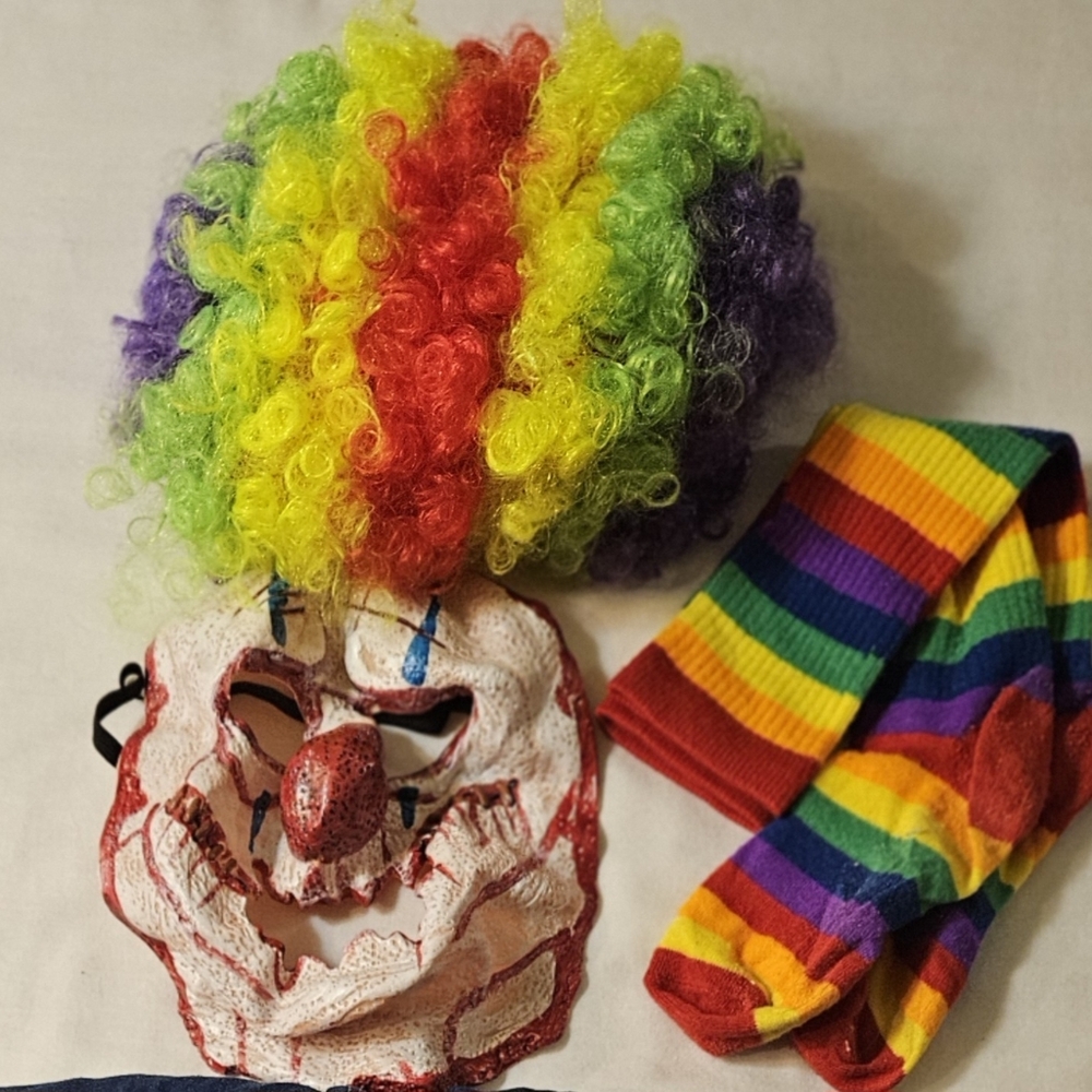 CREEPY CLOWN Mask Wig, Socks, Halloween Birthday Costume Party (Bundle Set) OS